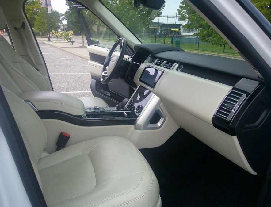 2020 Land Rover Range Rover - $32,477