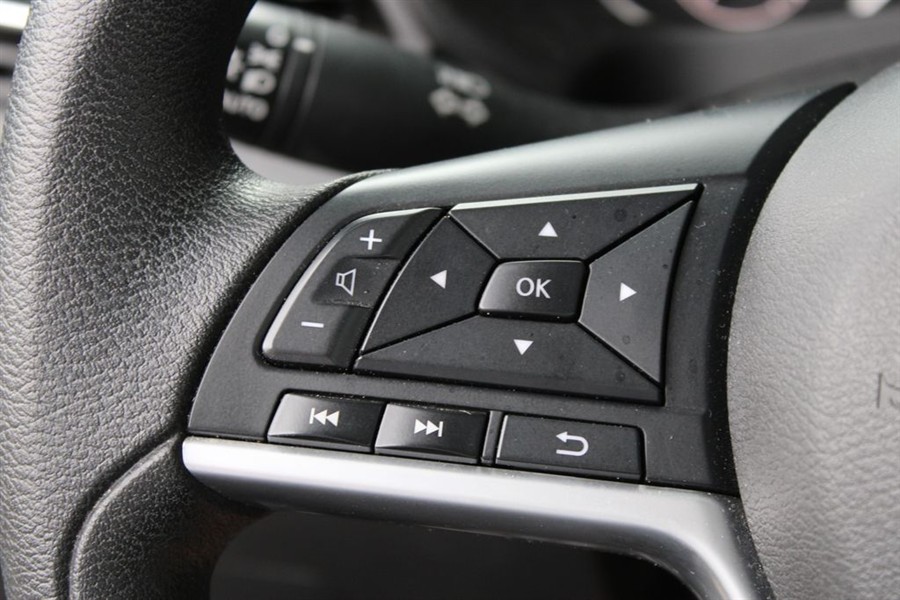 2025 Nissan Altima SV - Photo 13