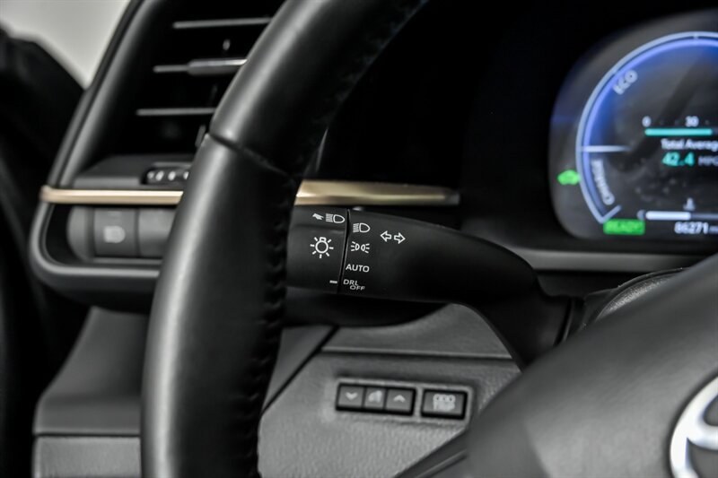 2023 Toyota Crown Limited - Photo 21