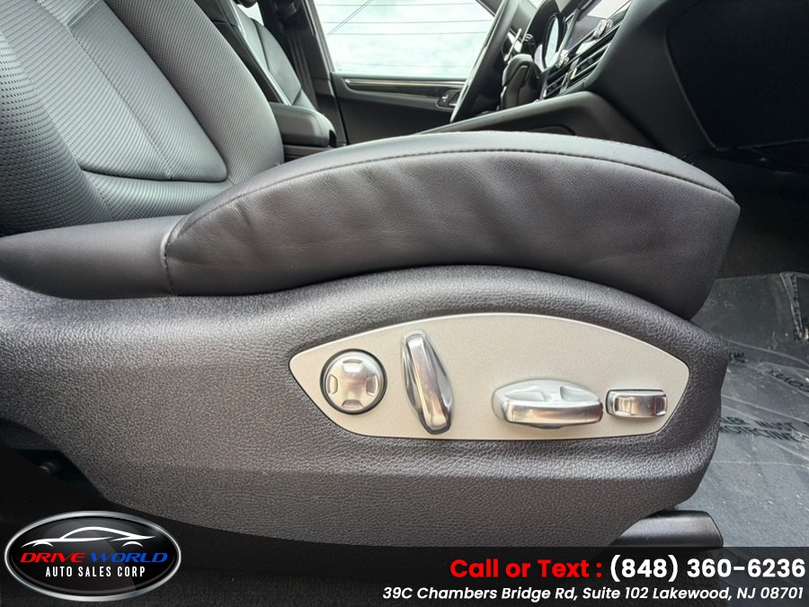 2025 Porsche Macan Base - Photo 61