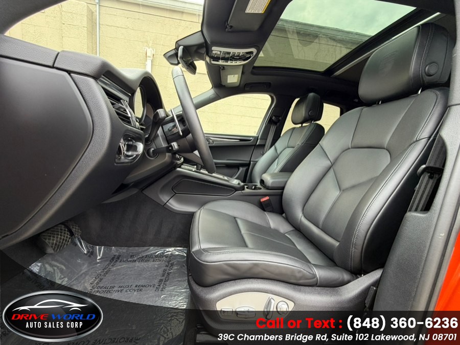 2025 Porsche Macan Base - Photo 25