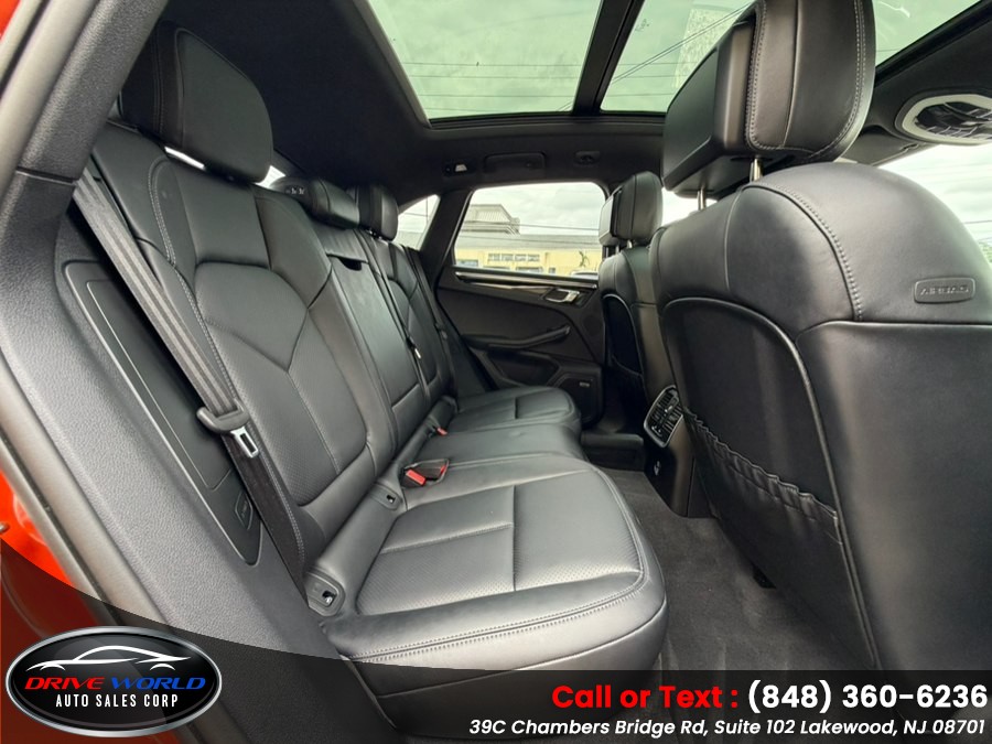 2025 Porsche Macan Base - Photo 57