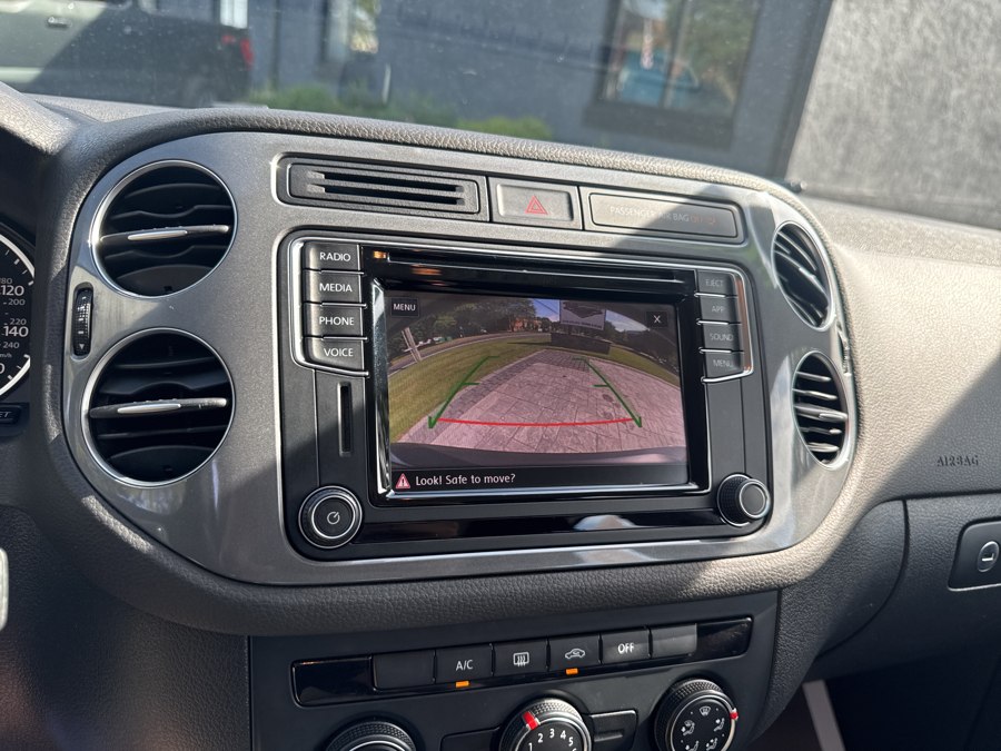 2017 Volkswagen Tiguan S - Photo 18