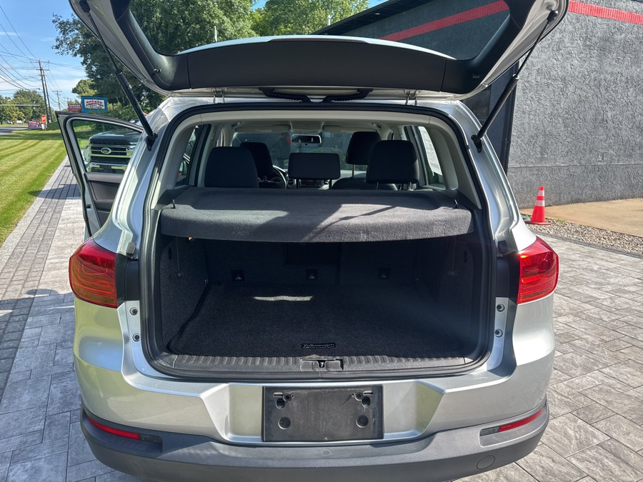 2017 Volkswagen Tiguan S - Photo 11
