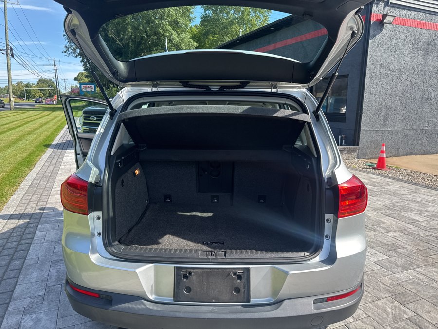 2017 Volkswagen Tiguan S - Photo 13