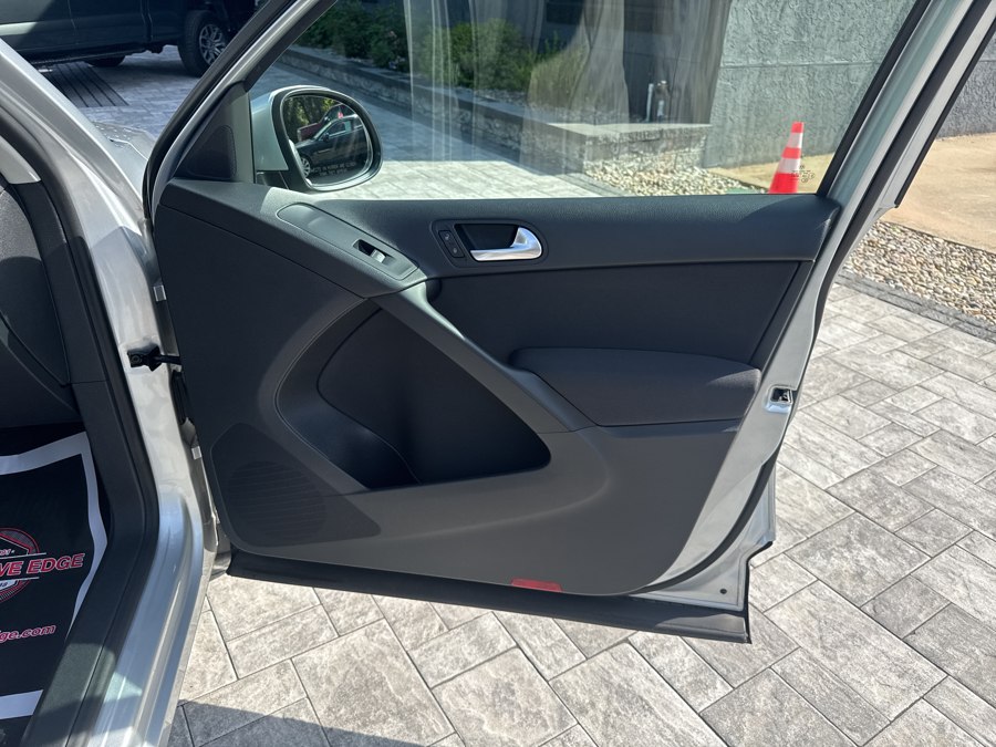 2017 Volkswagen Tiguan S - Photo 15