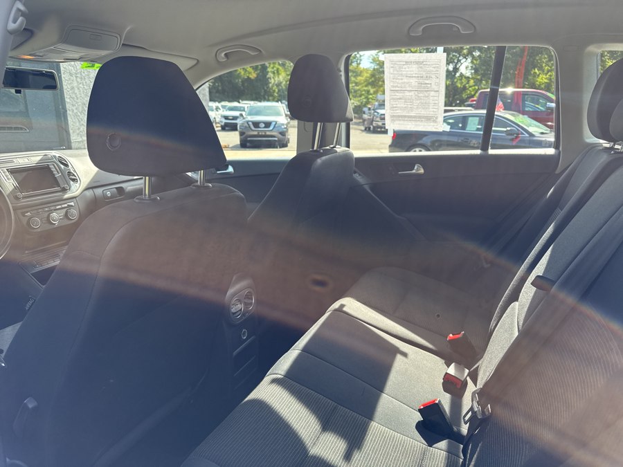 2017 Volkswagen Tiguan S - Photo 10