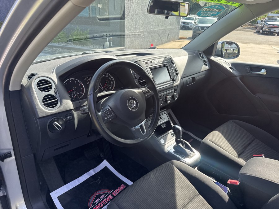 2017 Volkswagen Tiguan S - Photo 8
