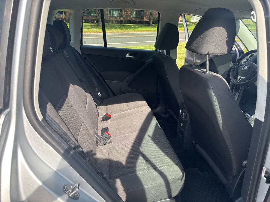 2017 Volkswagen Tiguan S - Photo 14