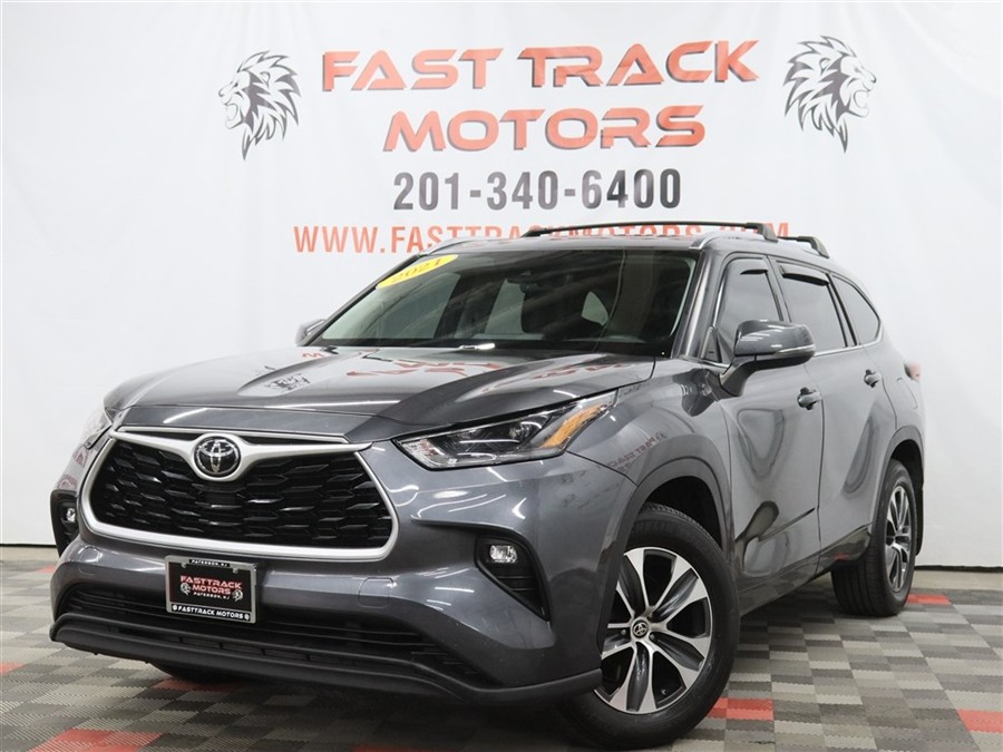 Used 2021 Toyota Highlander in Paterson, New Jersey | Fast Track Motors. Paterson, New Jersey