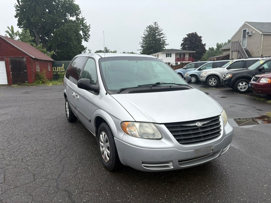 Used 2007 Chrysler Town & Country SWB in East Windsor, Connecticut | CT Car Co LLC. East Windsor, Connecticut