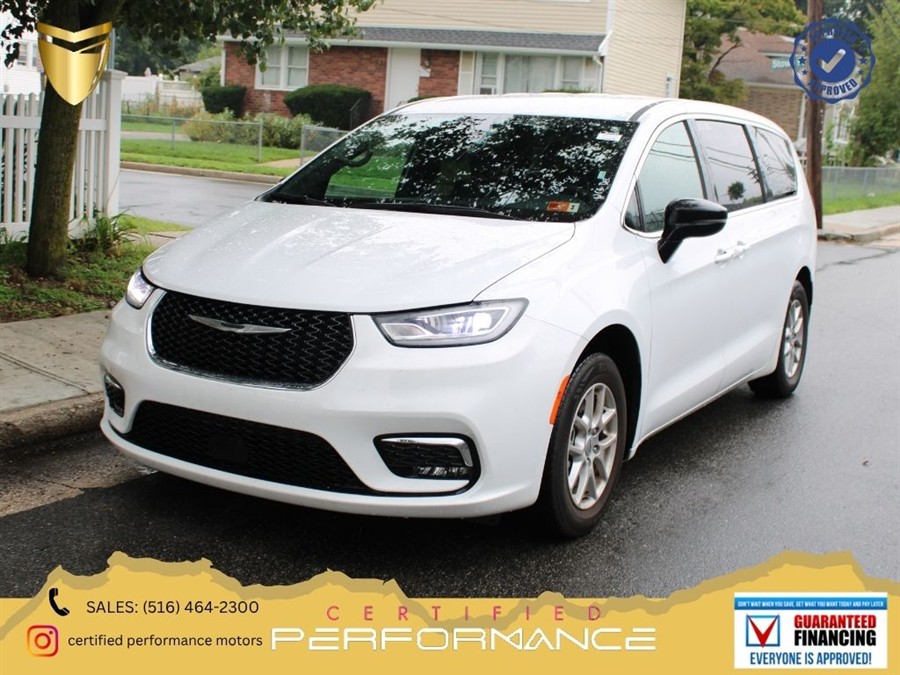 Used 2025 Chrysler Pacifica in Valley Stream, New York | Certified Performance Motors. Valley Stream, New York