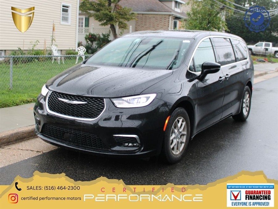 Used 2025 Chrysler Pacifica in Valley Stream, New York | Certified Performance Motors. Valley Stream, New York