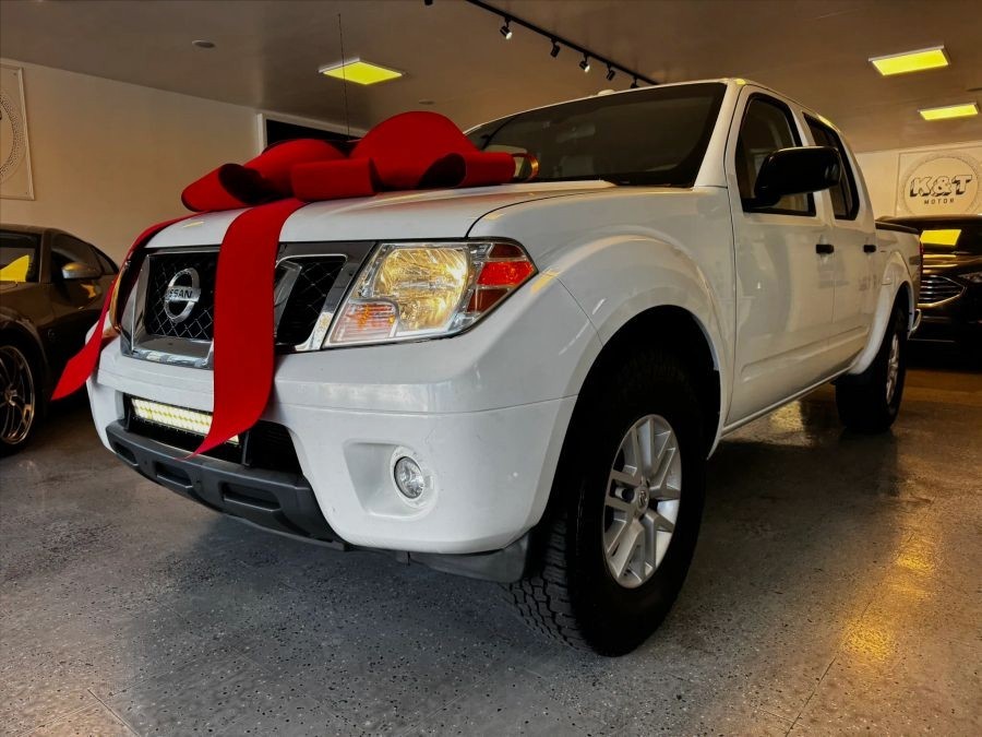 Used 2015 Nissan Frontier Crew Cab in Santa Ana, California | K&T Motor LLC. Santa Ana, California