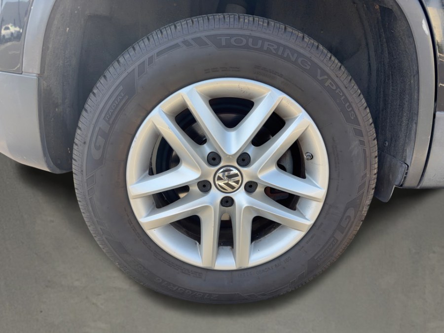2011 Volkswagen Tiguan S - Photo 22