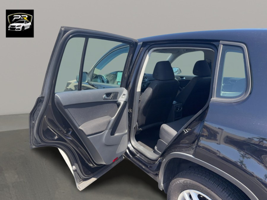 2011 Volkswagen Tiguan S - Photo 10