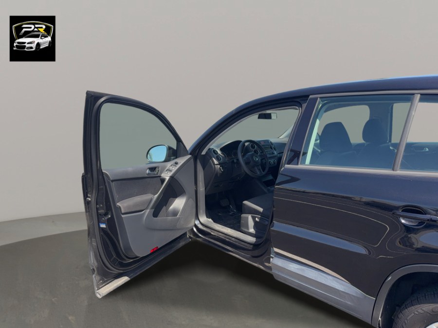 2011 Volkswagen Tiguan S - Photo 8