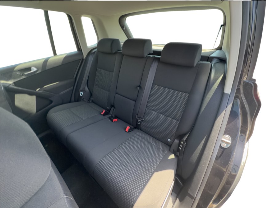 2011 Volkswagen Tiguan S - Photo 11