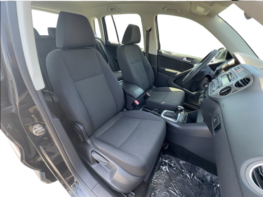 2011 Volkswagen Tiguan S - Photo 14