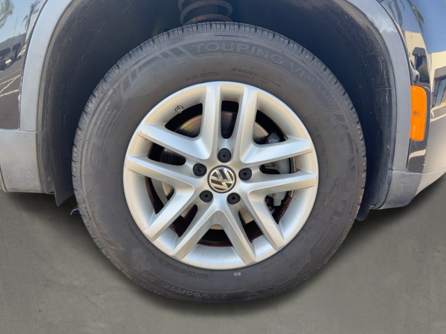 2011 Volkswagen Tiguan S - Photo 23