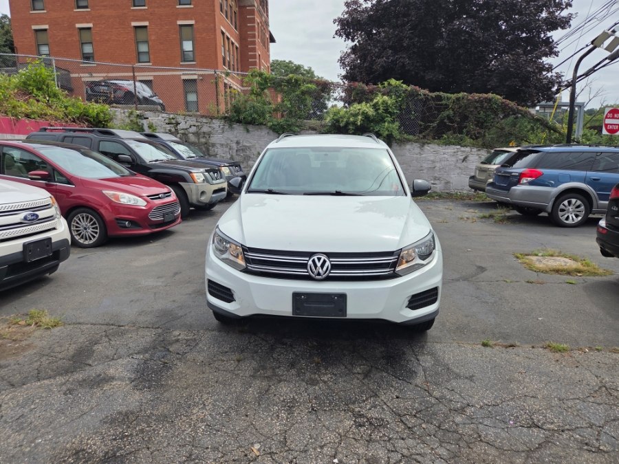 Used 2015 Volkswagen Tiguan in Derby, Connecticut | Bridge Motors LLC. Derby, Connecticut