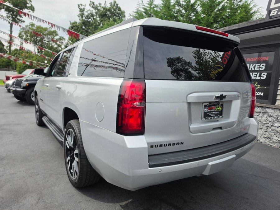 Silver Ice Metallic 2019 Chevrolet Suburban SUV / Crossover Four-Wheel Drive Automatic