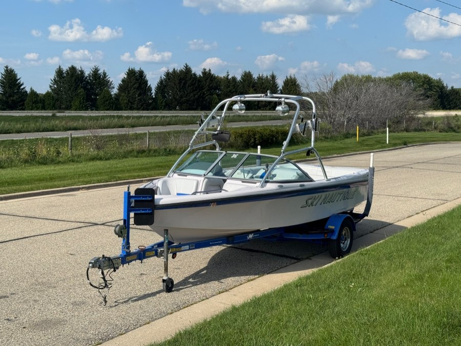 Used 2006 Correct Craft Ski Nautique in Darien, Wisconsin | Geneva Motor Cars. Darien, Wisconsin