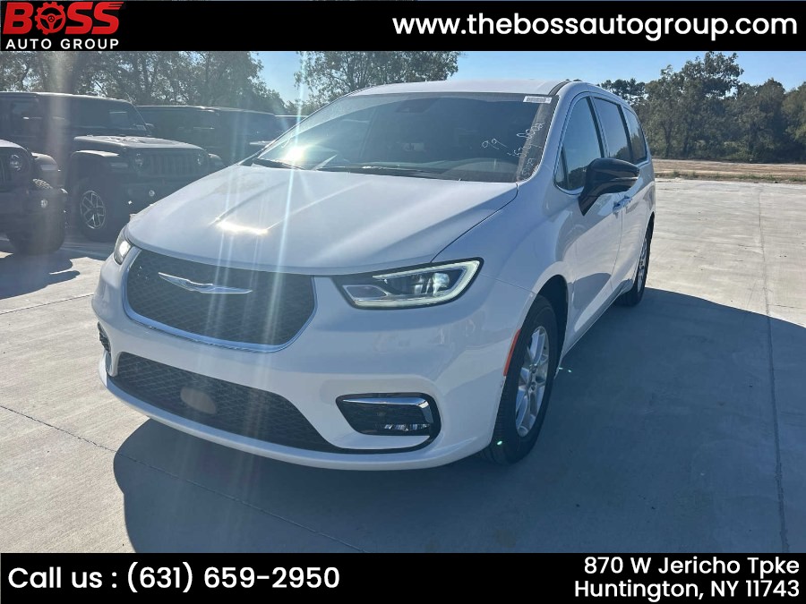 New 2026 Chrysler Pacifica in Huntington, New York | The Boss Auto Group. Huntington, New York
