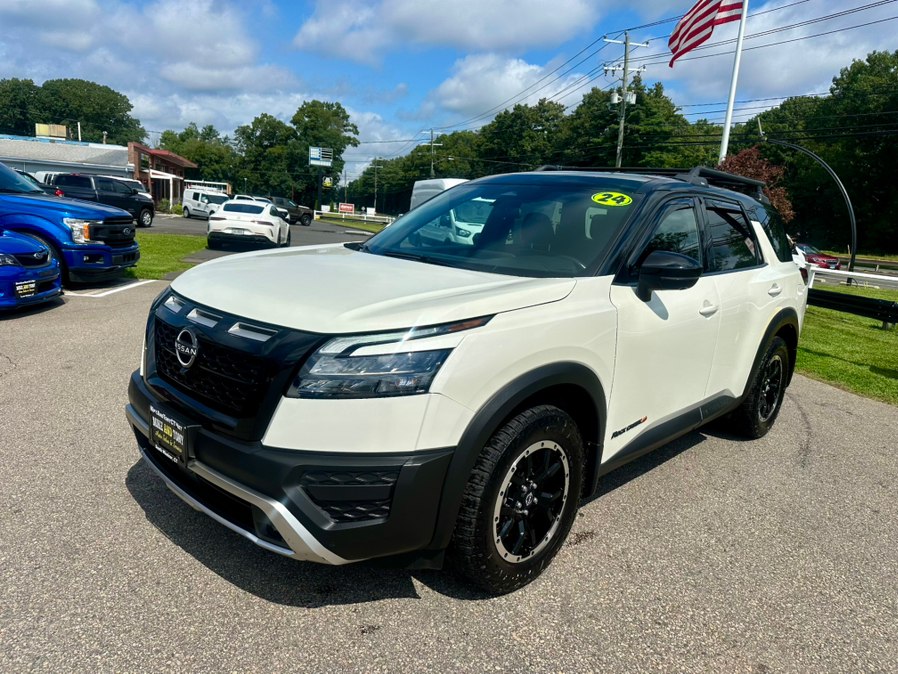 Used 2024 Nissan Pathfinder in South Windsor, Connecticut | Mike And Tony Auto Sales, Inc. South Windsor, Connecticut