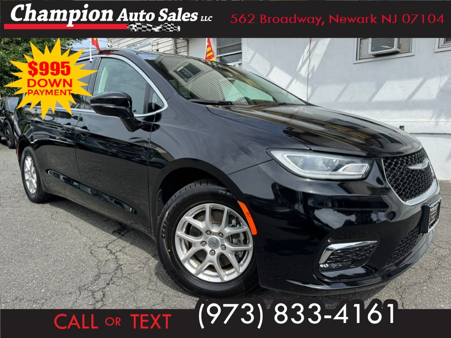 Used 2024 Chrysler Pacifica in Newark , New Jersey | Champion Used Auto Sales 2. Newark , New Jersey