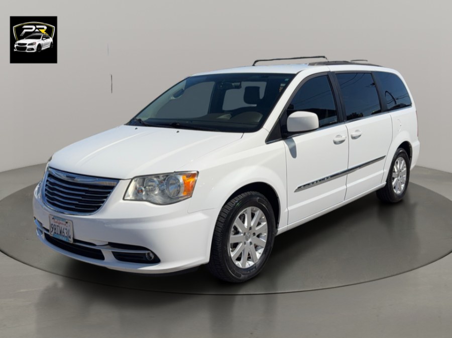 Bright White Clearcoat 2014 Chrysler Town & Country Minivan Front-Wheel Drive Automatic