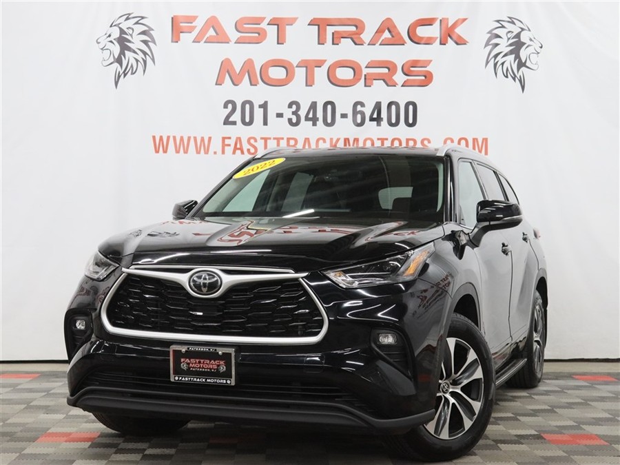 Used 2022 Toyota Highlander in Paterson, New Jersey | Fast Track Motors. Paterson, New Jersey