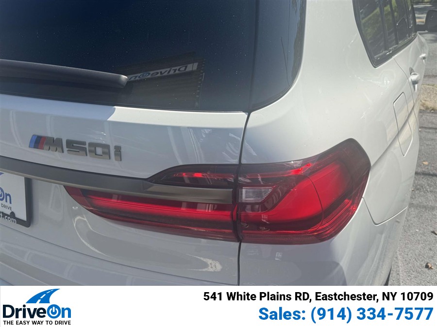 2020 BMW X7 M50i - Photo 9