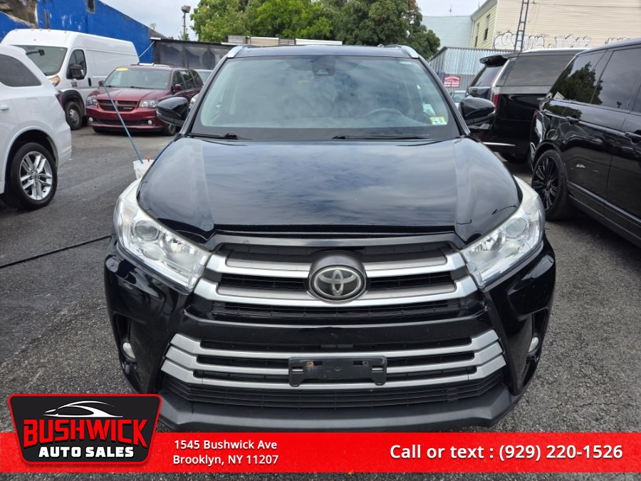 Used 2017 Toyota Highlander in Brooklyn, New York | Bushwick Auto Sales LLC. Brooklyn, New York