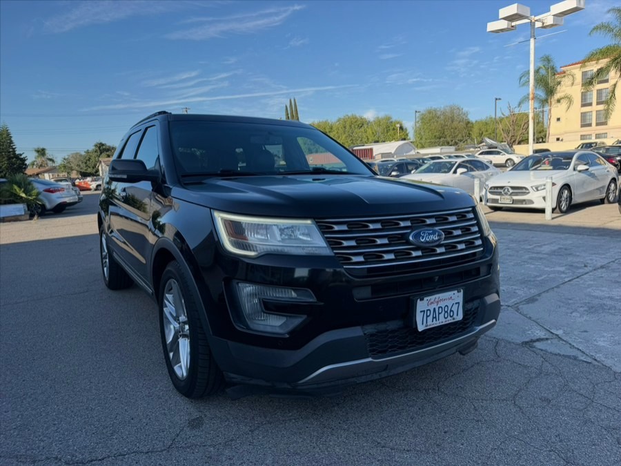 Used 2016 Ford Explorer in Hawaiian Gardens, California | Luxe Motors. Hawaiian Gardens, California