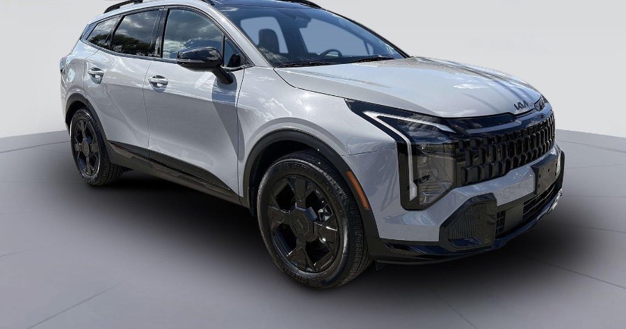 Used 2026 Kia Sportage Plug-In Hybrid in West Islip, New York | Limitless Motors. West Islip, New York