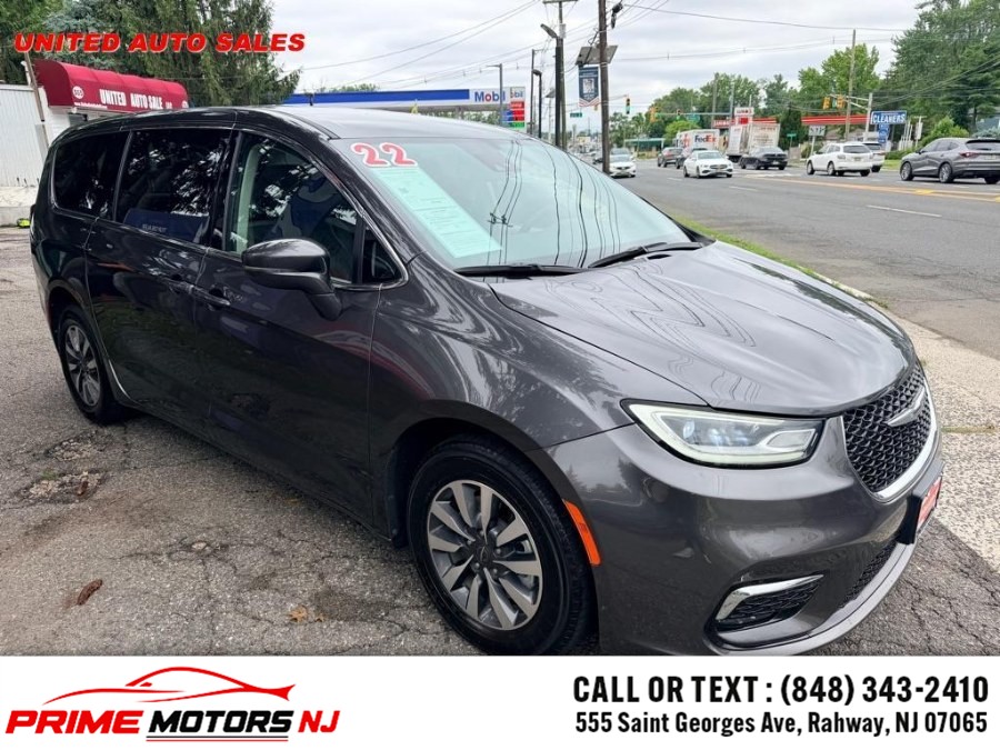 Used Chrysler Pacifica Hybrid Touring L FWD 2022 | Prime Motors NJ. RAHWAY, New Jersey
