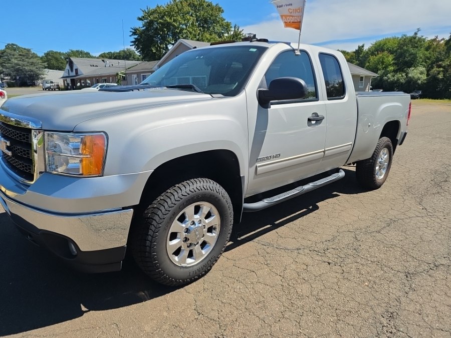 Used 2011 GMC Sierra 2500HD in Clinton, Connecticut | M&M Motors International. Clinton, Connecticut