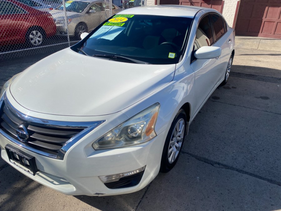 Used 2014 Nissan Altima in Middle Village, New York | Middle Village Motors . Middle Village, New York