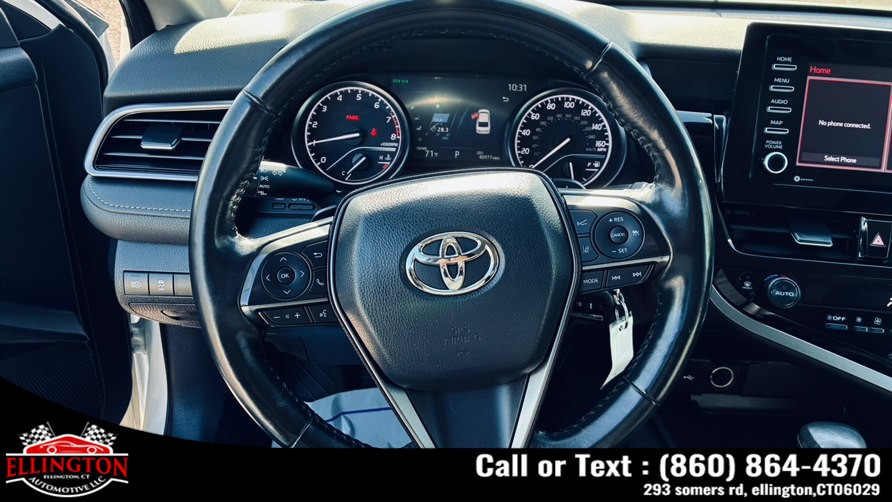 2024 Toyota Camry SE - Photo 10