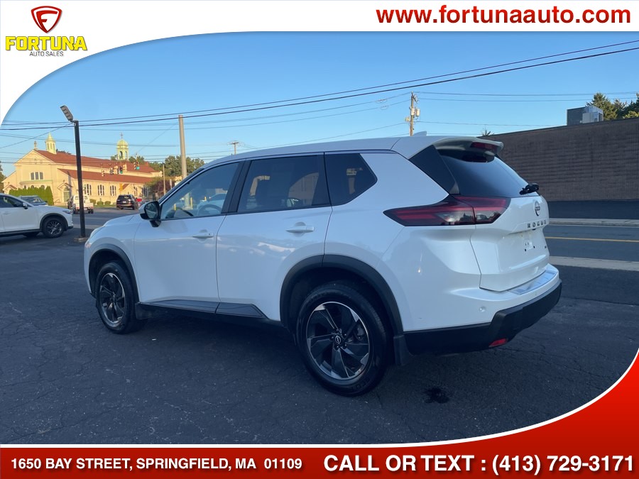 2025 Nissan Rogue SV - Photo 7