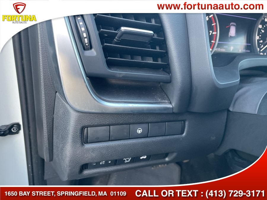 2025 Nissan Rogue SV - Photo 16