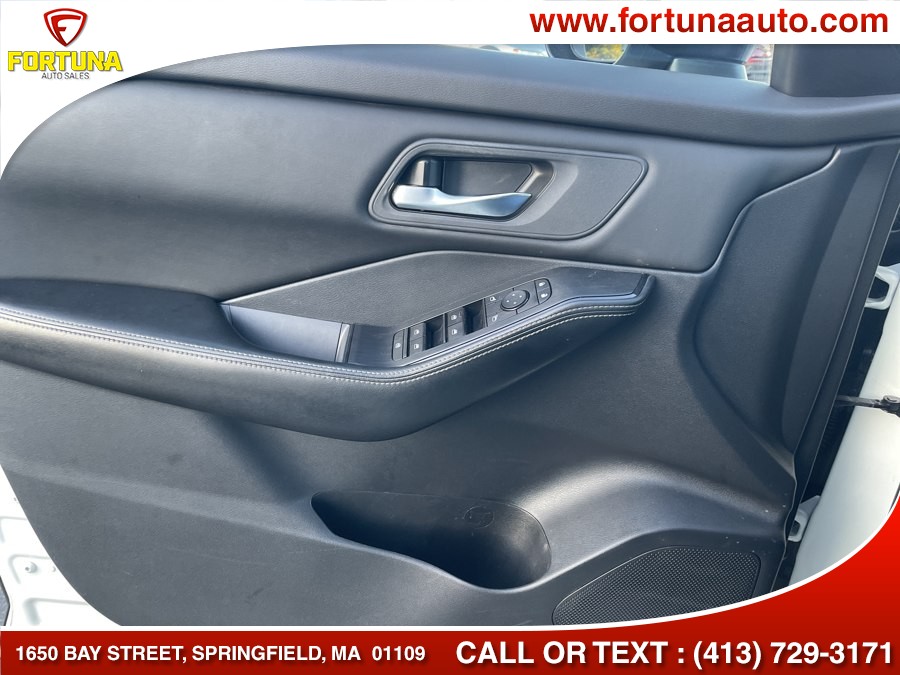 2025 Nissan Rogue SV - Photo 17