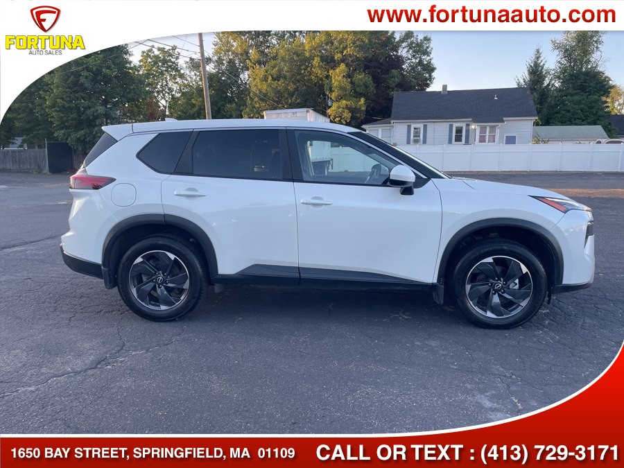 2025 Nissan Rogue SV - Photo 4