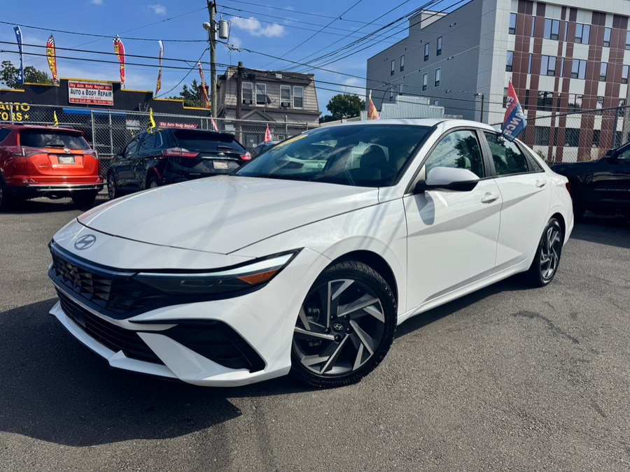 Used 2025 Hyundai Elantra in Irvington, New Jersey | Elis Motors Corp. Irvington, New Jersey