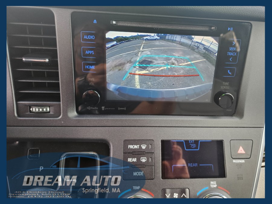 2016 Toyota Sienna XLE - Photo 17