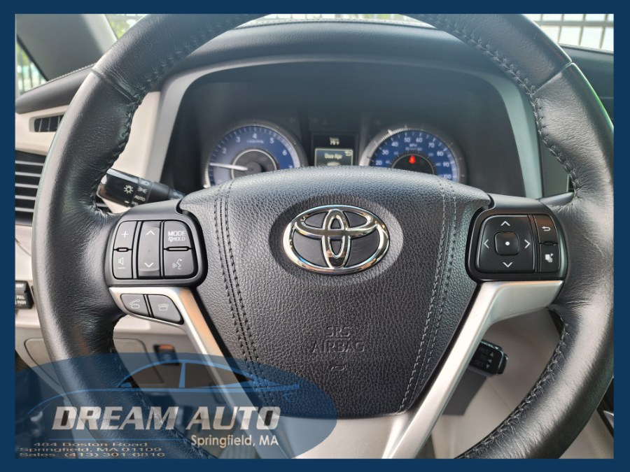 2016 Toyota Sienna XLE - Photo 12