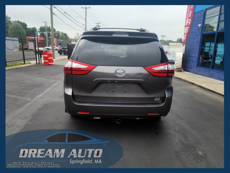2016 Toyota Sienna XLE - Photo 5