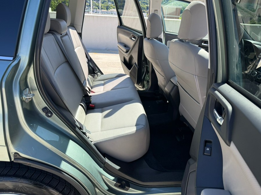 2016 Subaru Forester i Limited - Photo 18