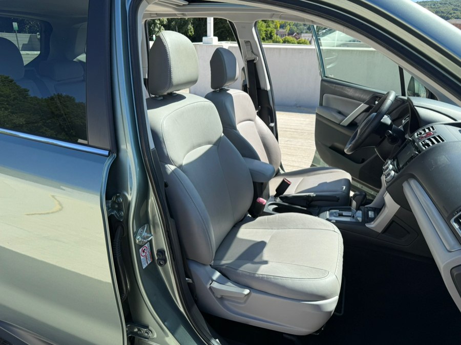 2016 Subaru Forester i Limited - Photo 16